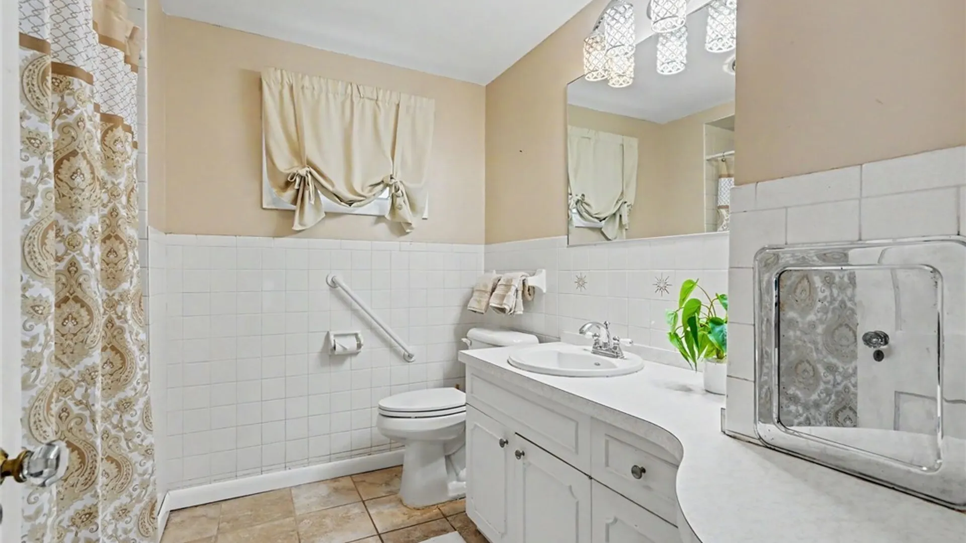 Property at 149 Colvin Avenue, Buffalo, NY 14216 17