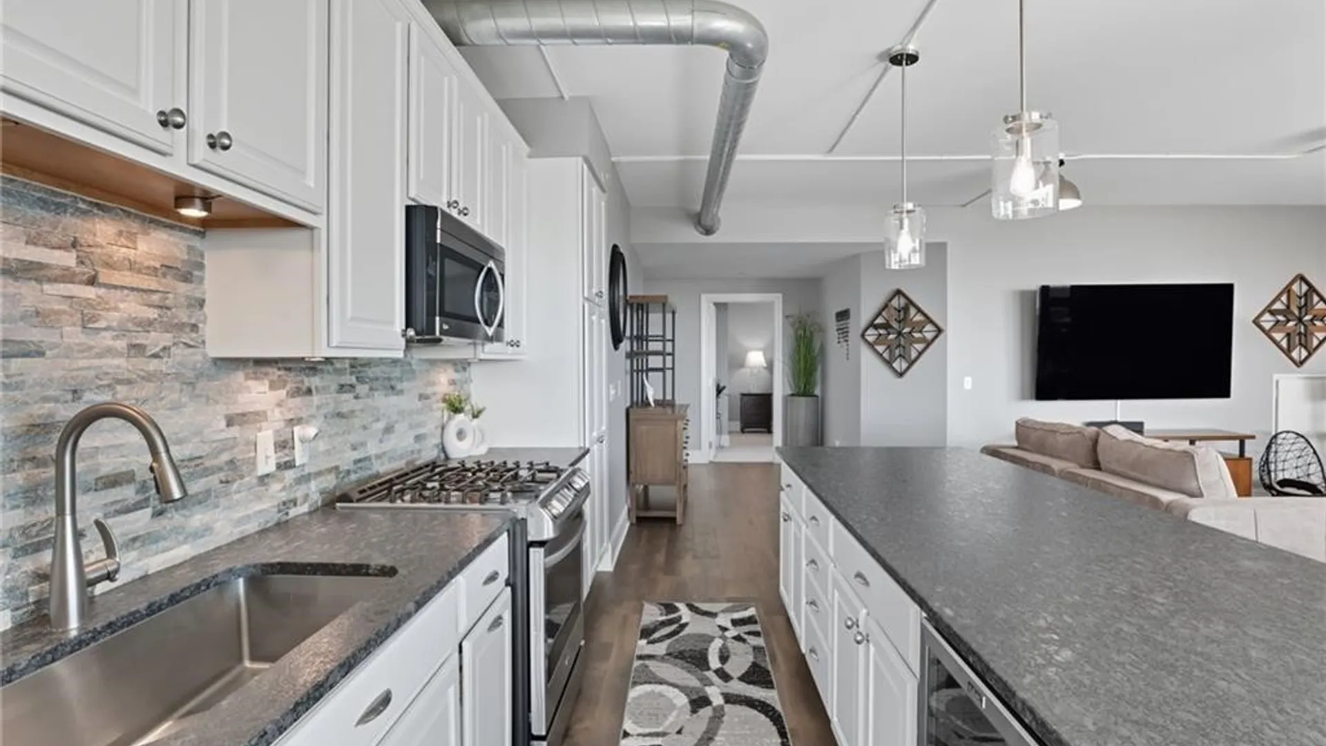 Property at 132 Lakefront Boulevard, Buffalo, NY 14202 15