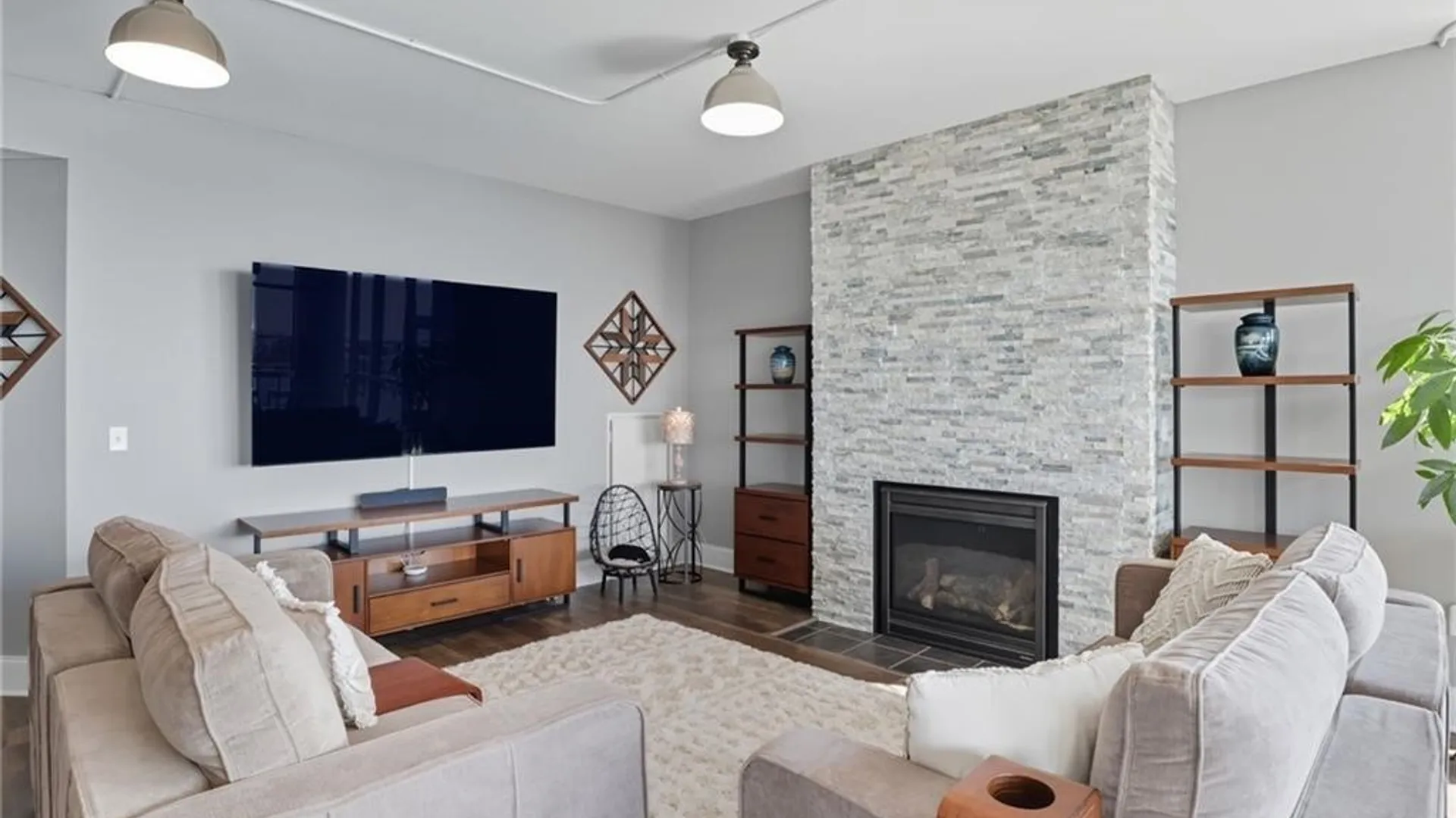 Property at 132 Lakefront Boulevard, Buffalo, NY 14202 8