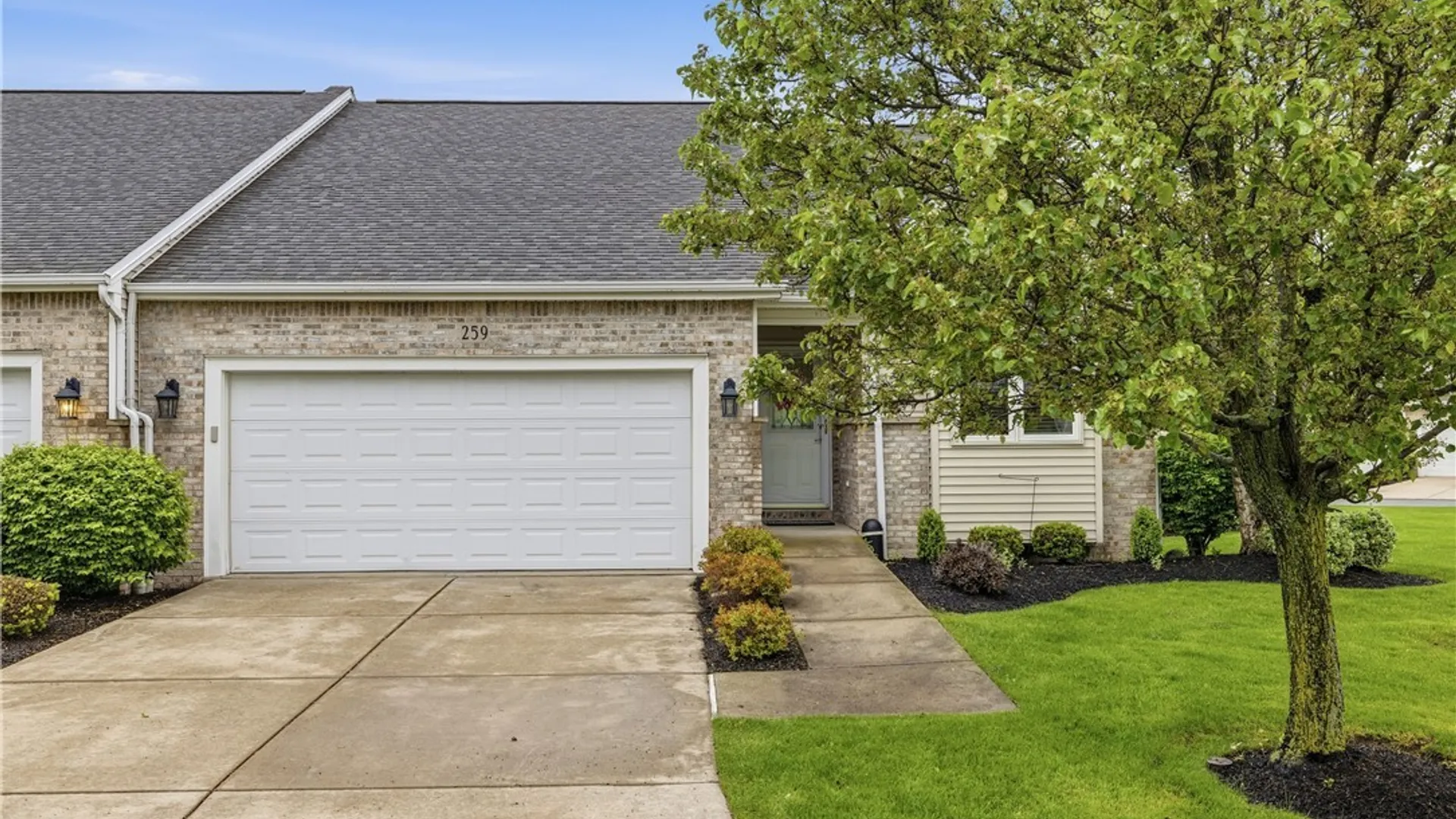Property at 259 White Oak Terrace, Grand Island, NY 14072 2