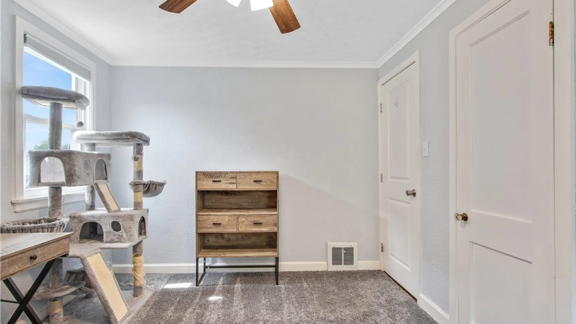 Property at 138 Burlington Avenue, Lancaster, NY 14043 16