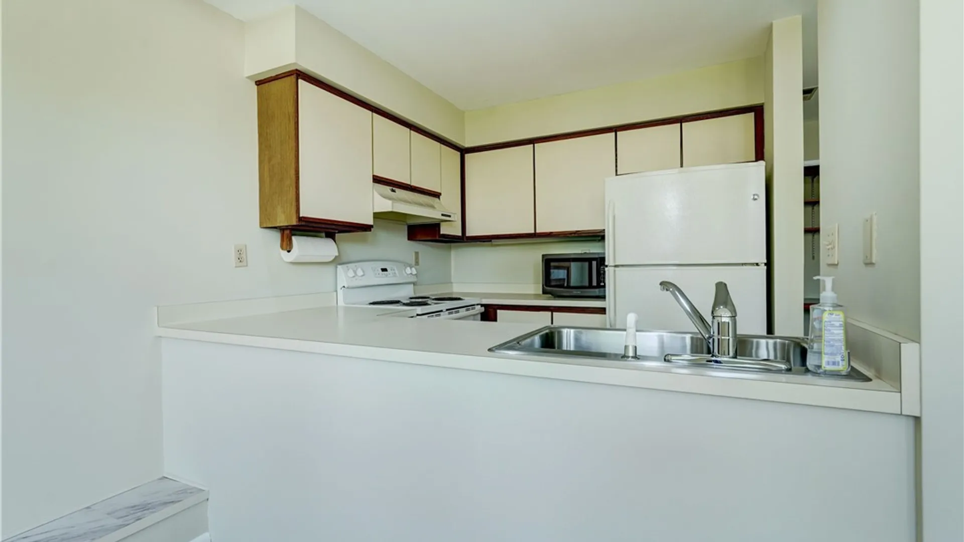 Property at 409-UN107 La Grange Avenue, Rochester, NY 14615 15