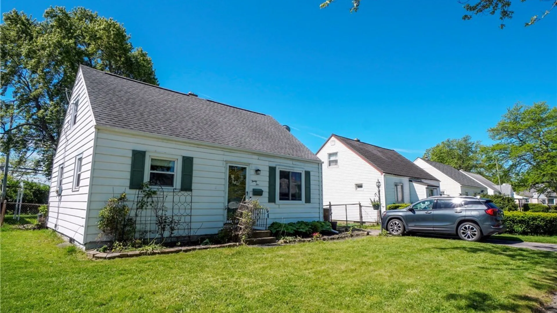 Property at 25 Mafalda Drive, Cheektowaga, NY 14215 4