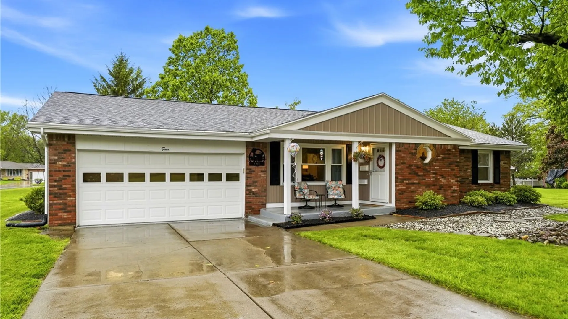 Property at 4 Woodward Court, West Seneca, NY 14224 2