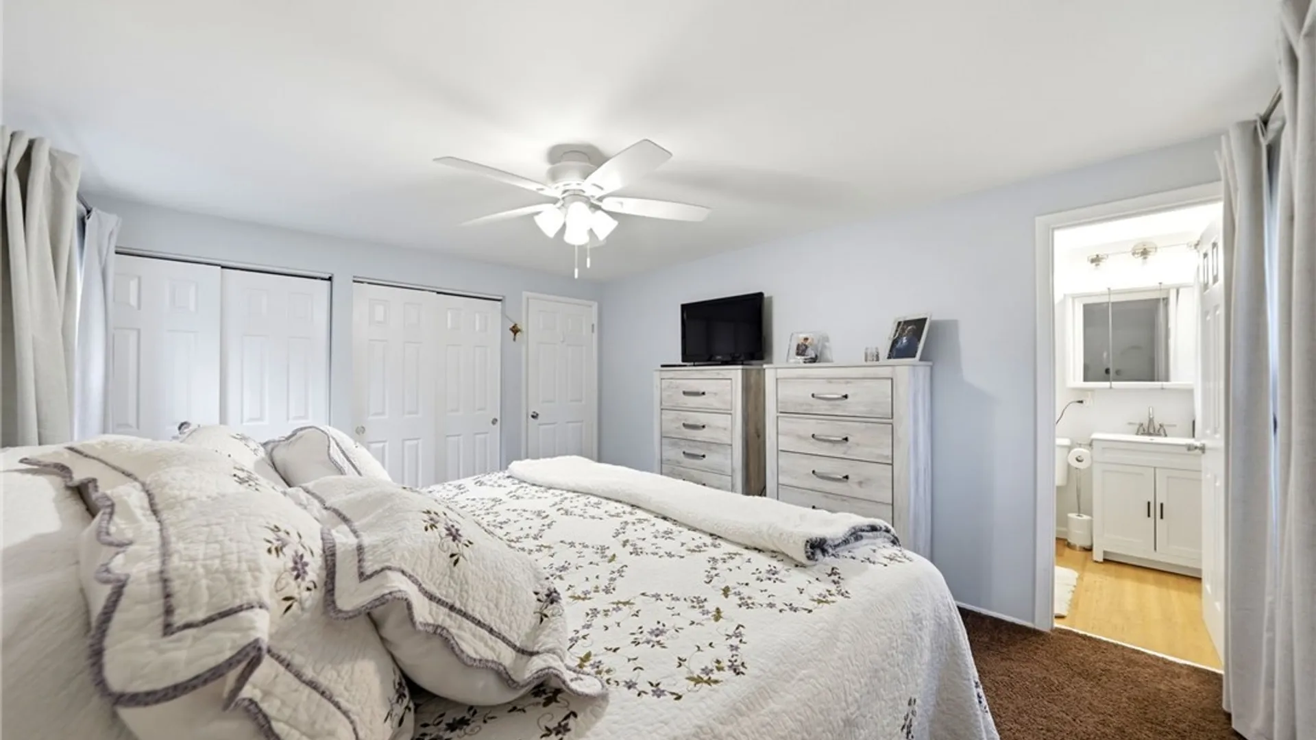 Property at 4 Woodward Court, West Seneca, NY 14224 21