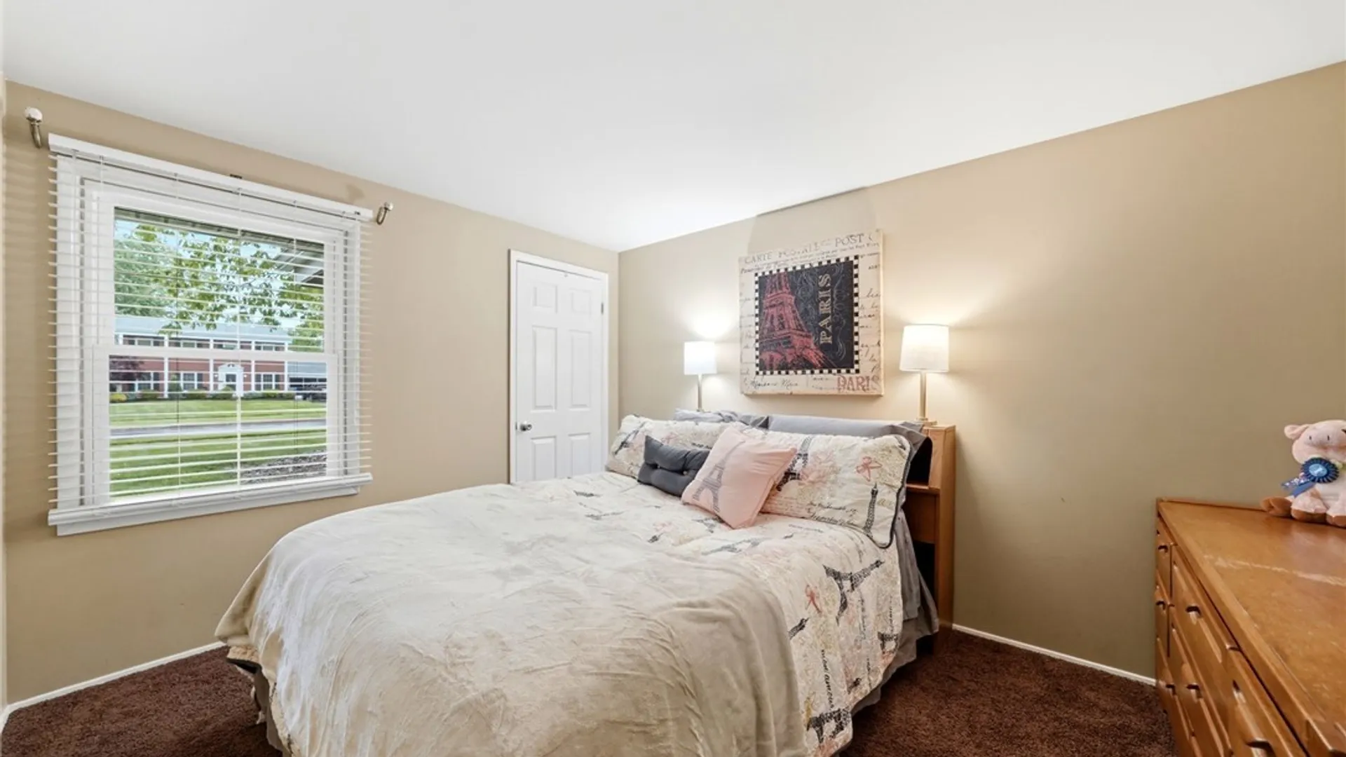 Property at 4 Woodward Court, West Seneca, NY 14224 23