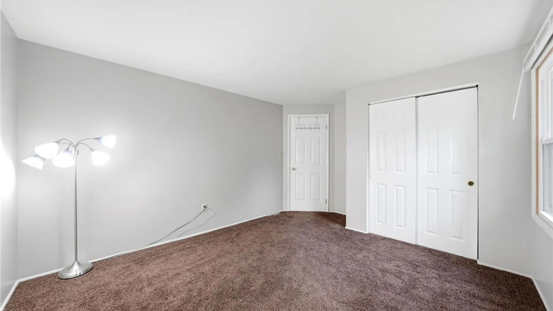 Property at 4 Woodward Court, West Seneca, NY 14224 26
