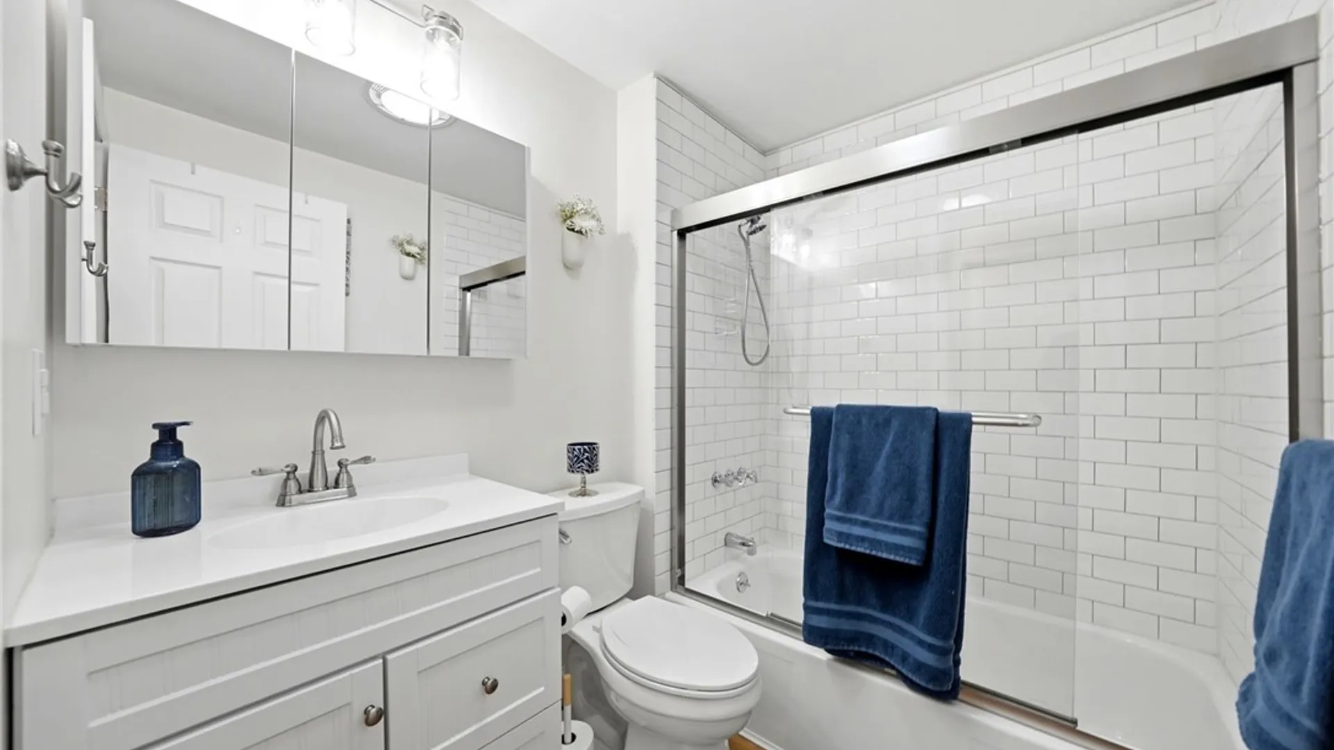 Property at 4 Woodward Court, West Seneca, NY 14224 27