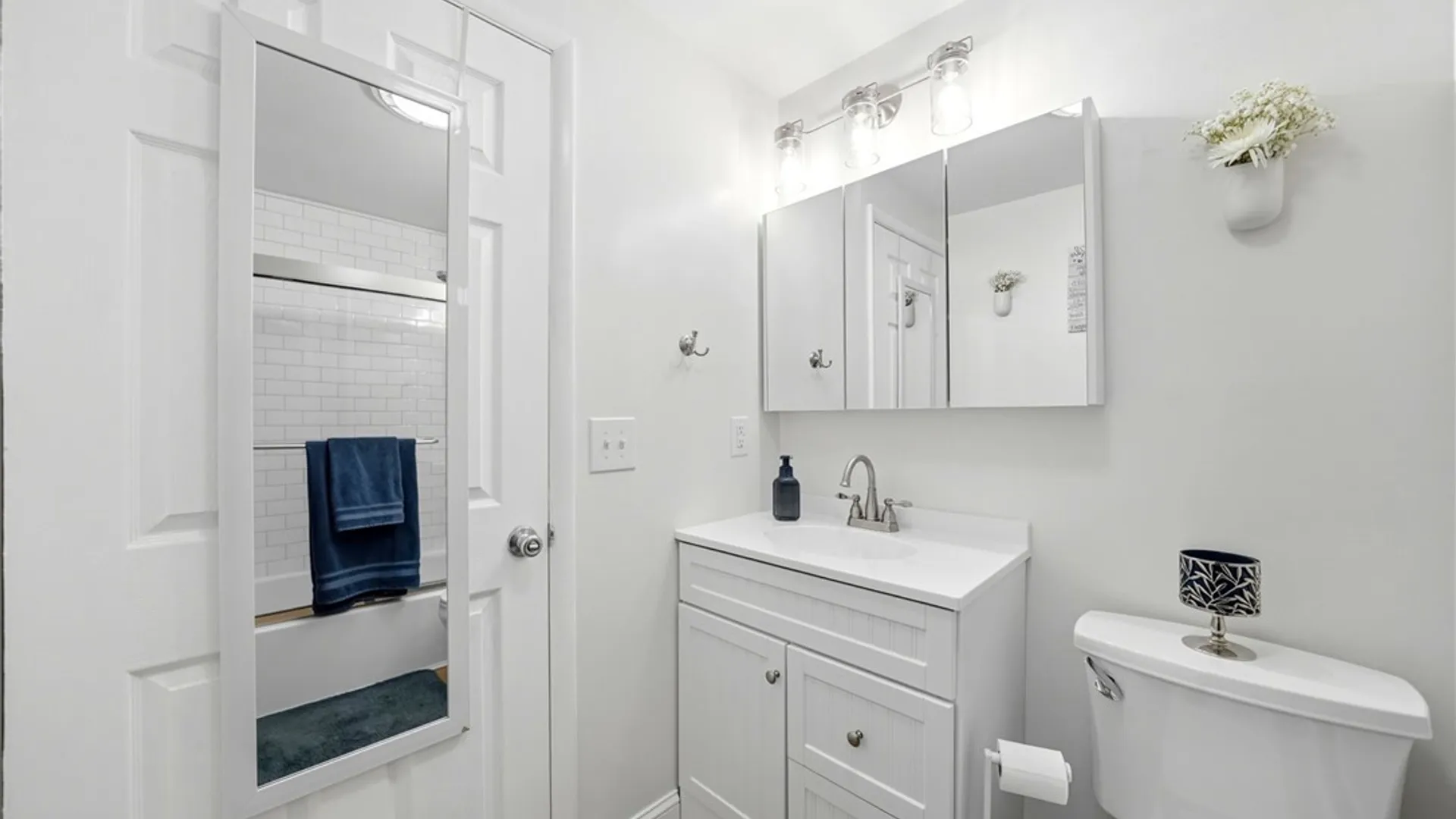 Property at 4 Woodward Court, West Seneca, NY 14224 28