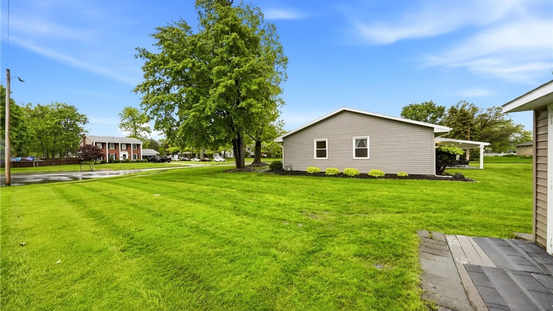 Property at 4 Woodward Court, West Seneca, NY 14224 38