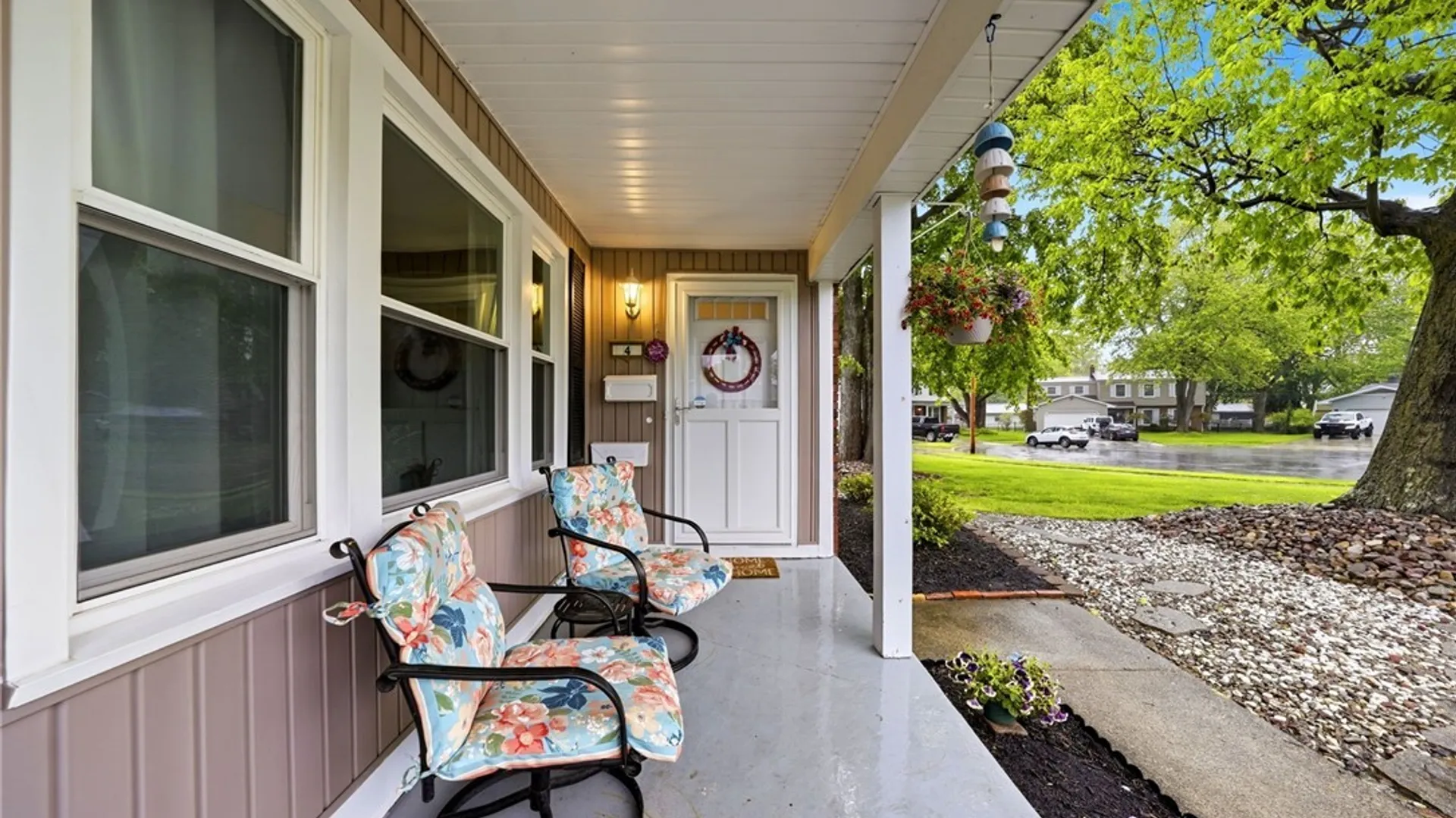 Property at 4 Woodward Court, West Seneca, NY 14224 5