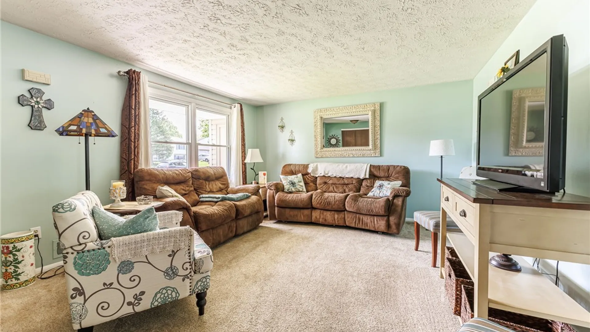Property at 96 Grandview Lane, Greece, NY 14612 7