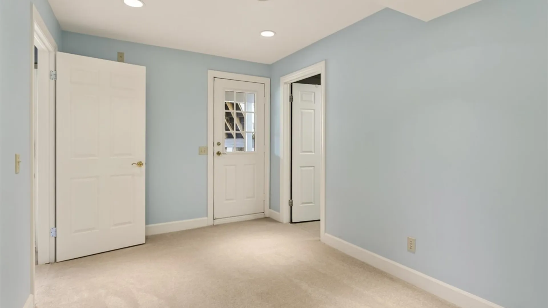 Property at 9 Neuchatel Lane, Perinton, NY 14450 38