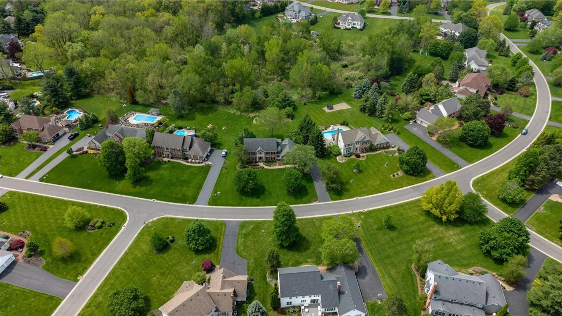 Property at 9 Neuchatel Lane, Perinton, NY 14450 49