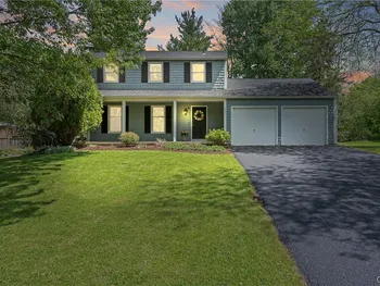 8841 Wandering Way, Lysander, NY 13027