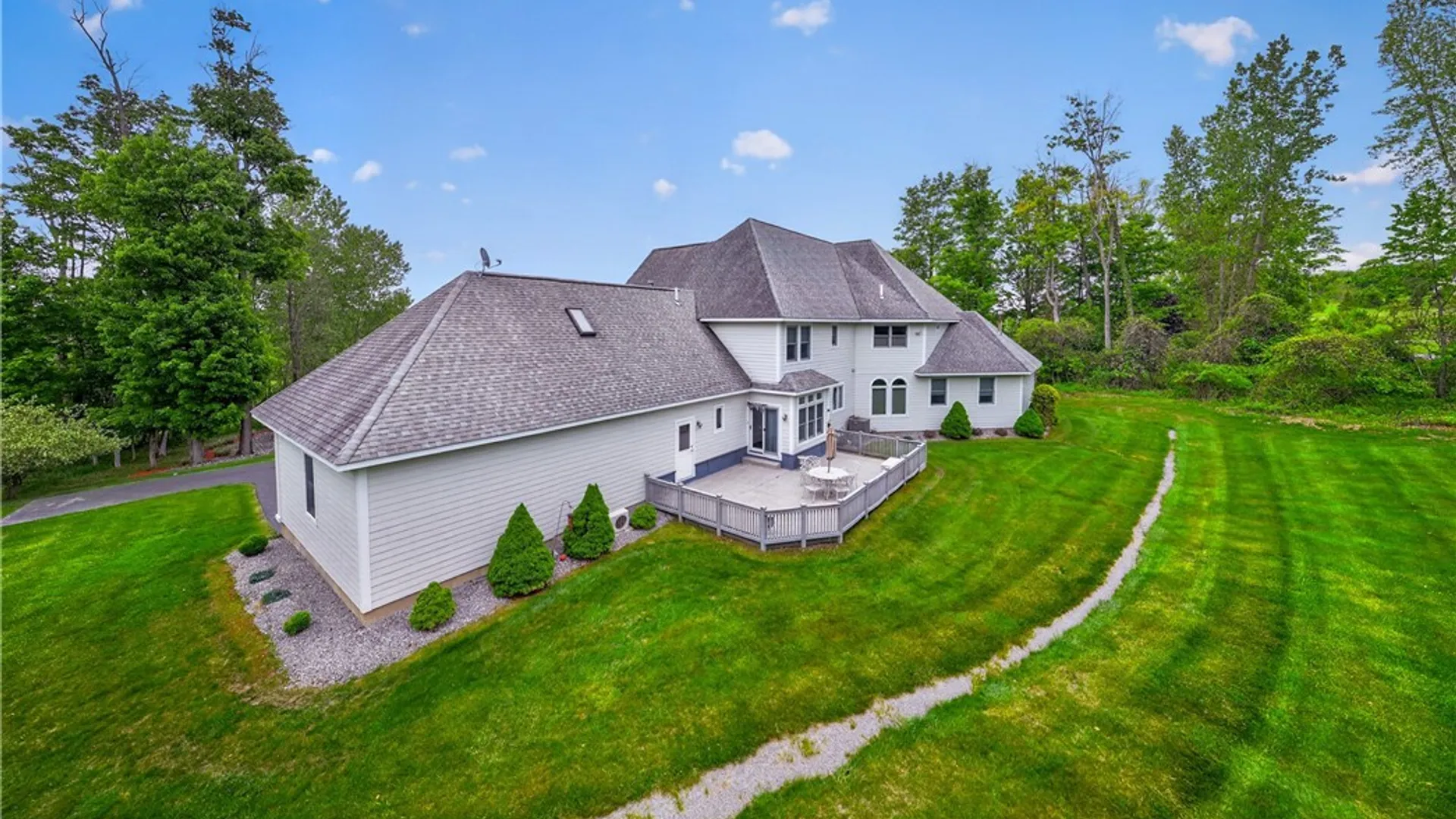 Property at 122 Jubilee Lane, New Hartford, NY 13413 10