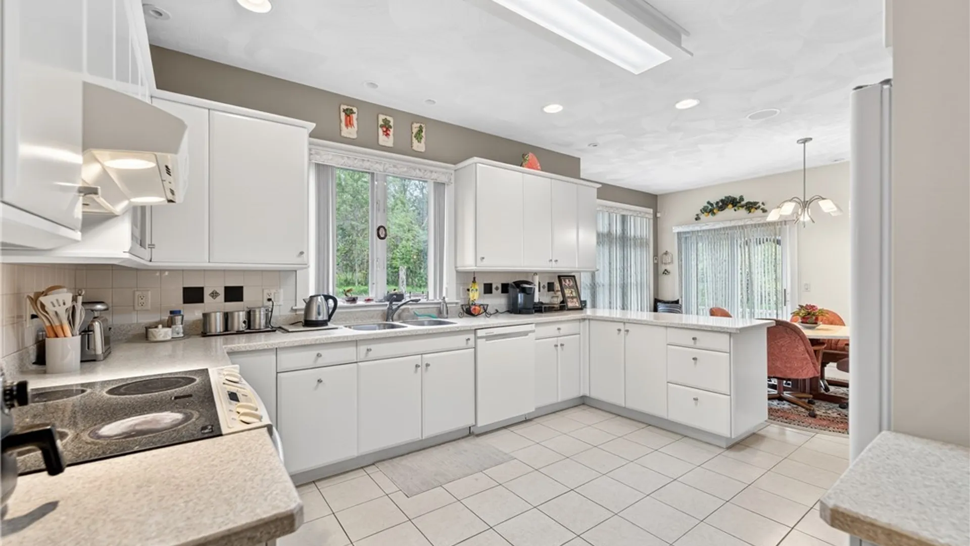 Property at 122 Jubilee Lane, New Hartford, NY 13413 25