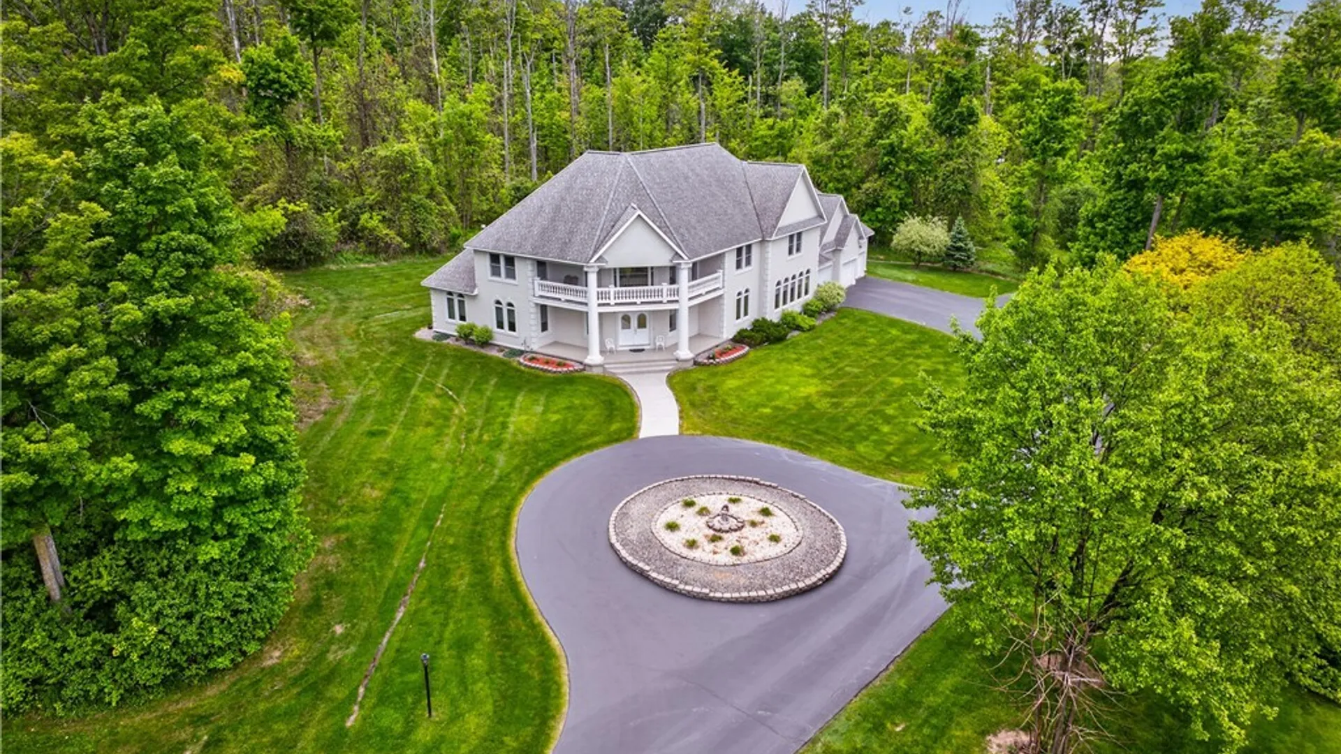 Property at 122 Jubilee Lane, New Hartford, NY 13413 3