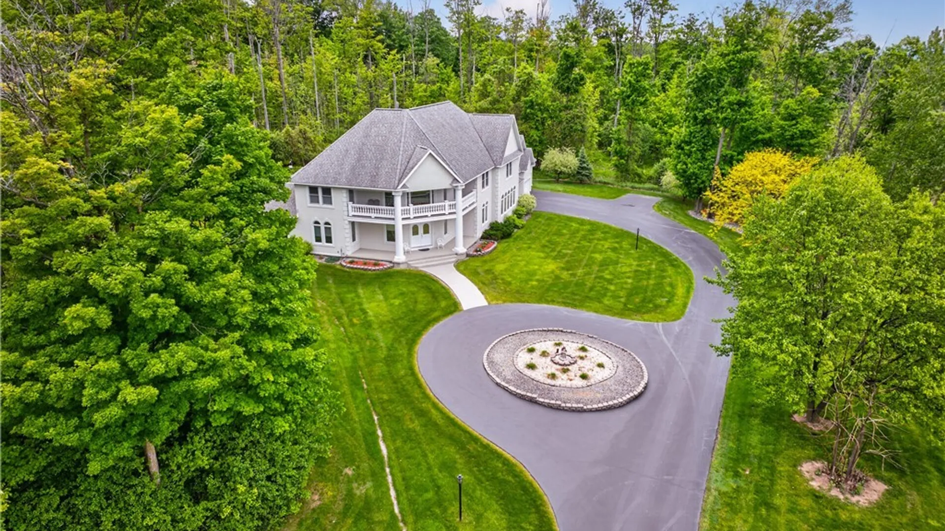 Property at 122 Jubilee Lane, New Hartford, NY 13413 4