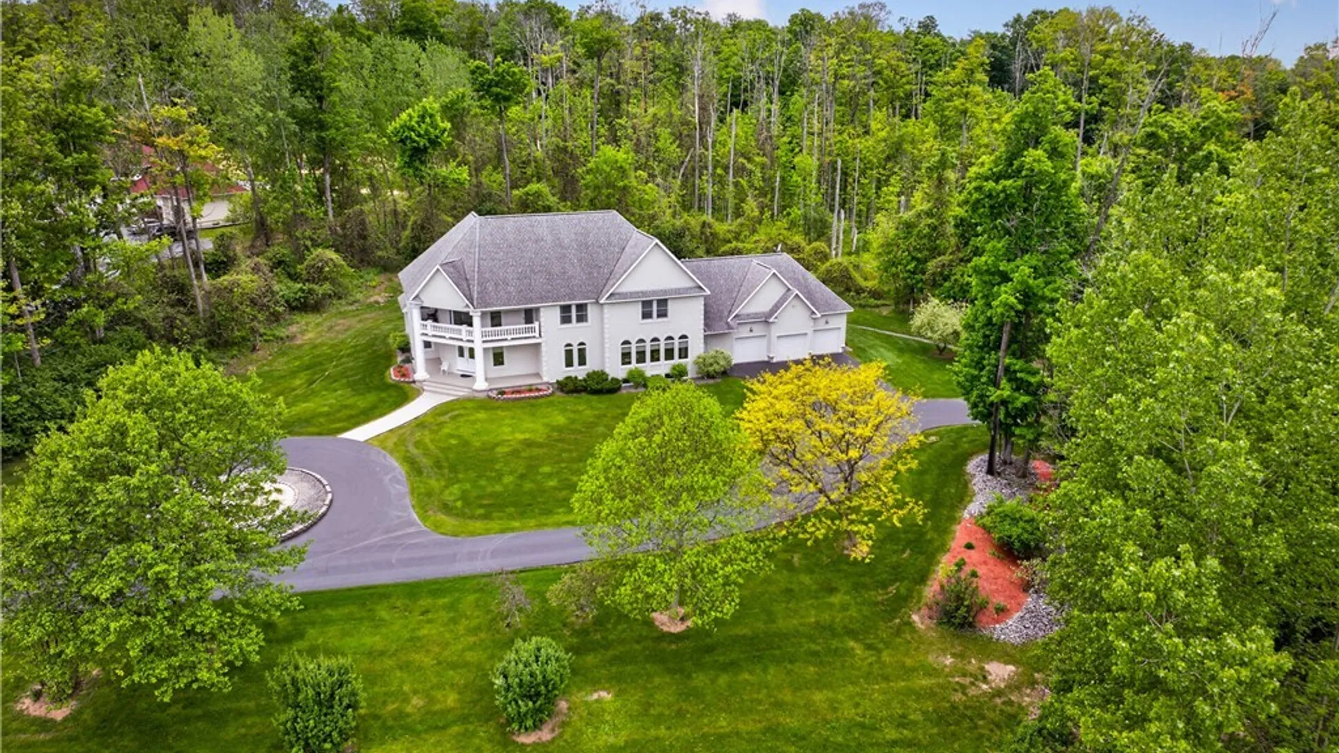 Property at 122 Jubilee Lane, New Hartford, NY 13413 5