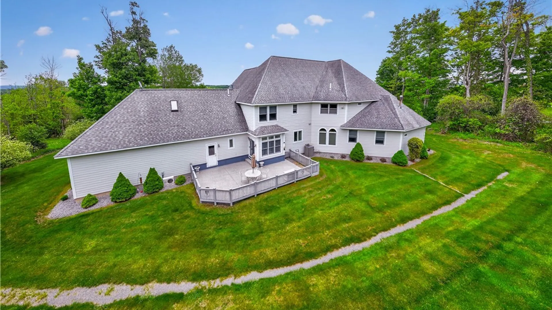 Property at 122 Jubilee Lane, New Hartford, NY 13413 8