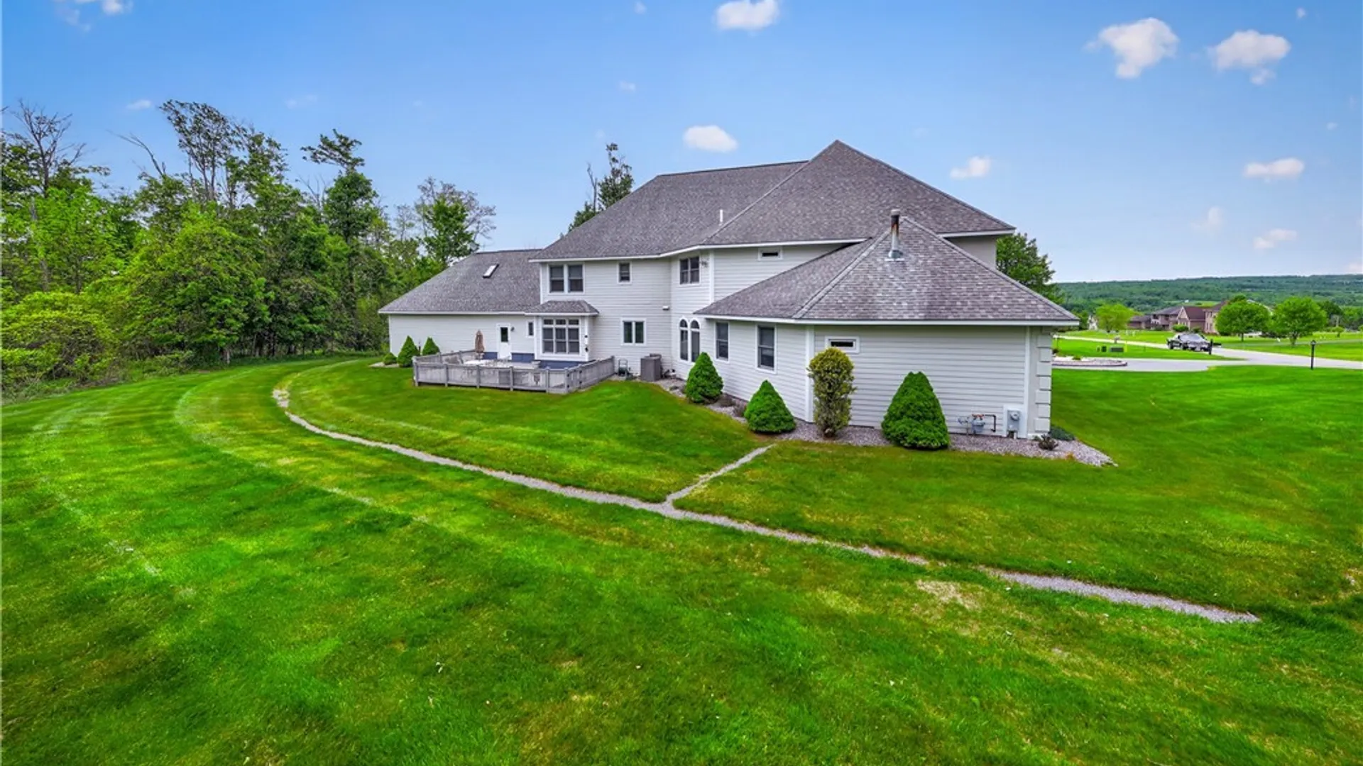 Property at 122 Jubilee Lane, New Hartford, NY 13413 9