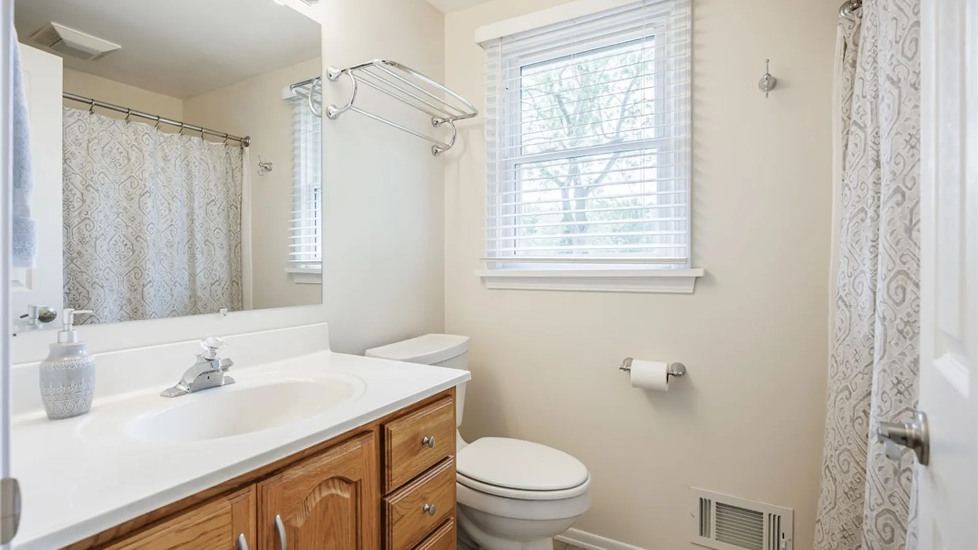 Property at 54 Maple Leaf Circle, Penfield, NY 14526 30