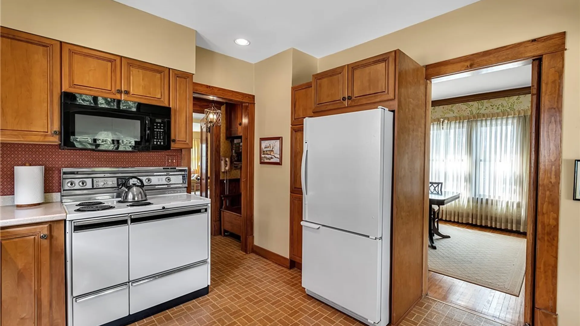 Property at 11 Colton Drive, Buffalo, NY 14216 10