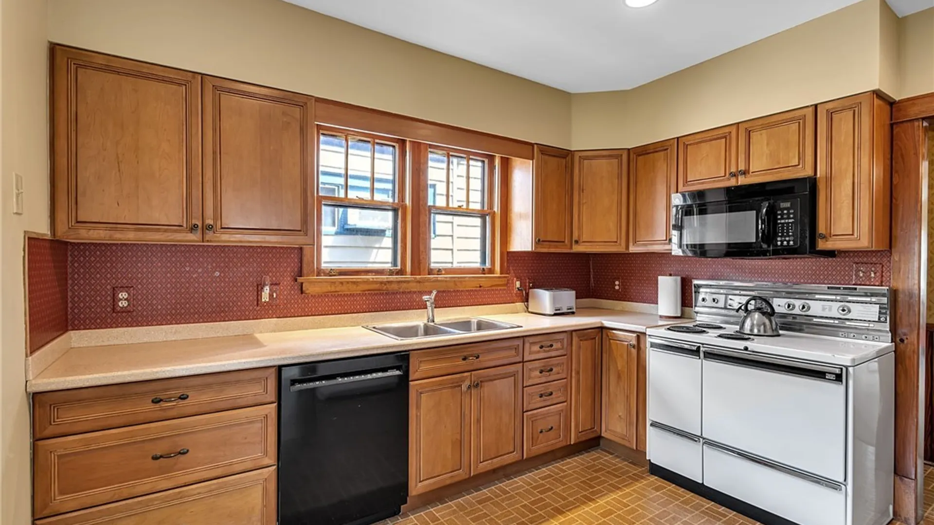 Property at 11 Colton Drive, Buffalo, NY 14216 6