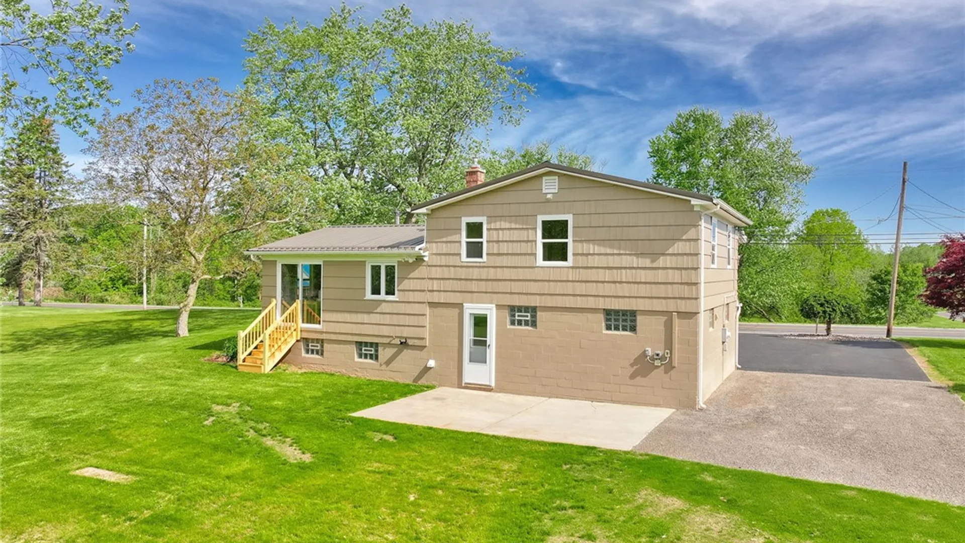 Property at 1815 Woodard Road, Webster, NY 14580 4