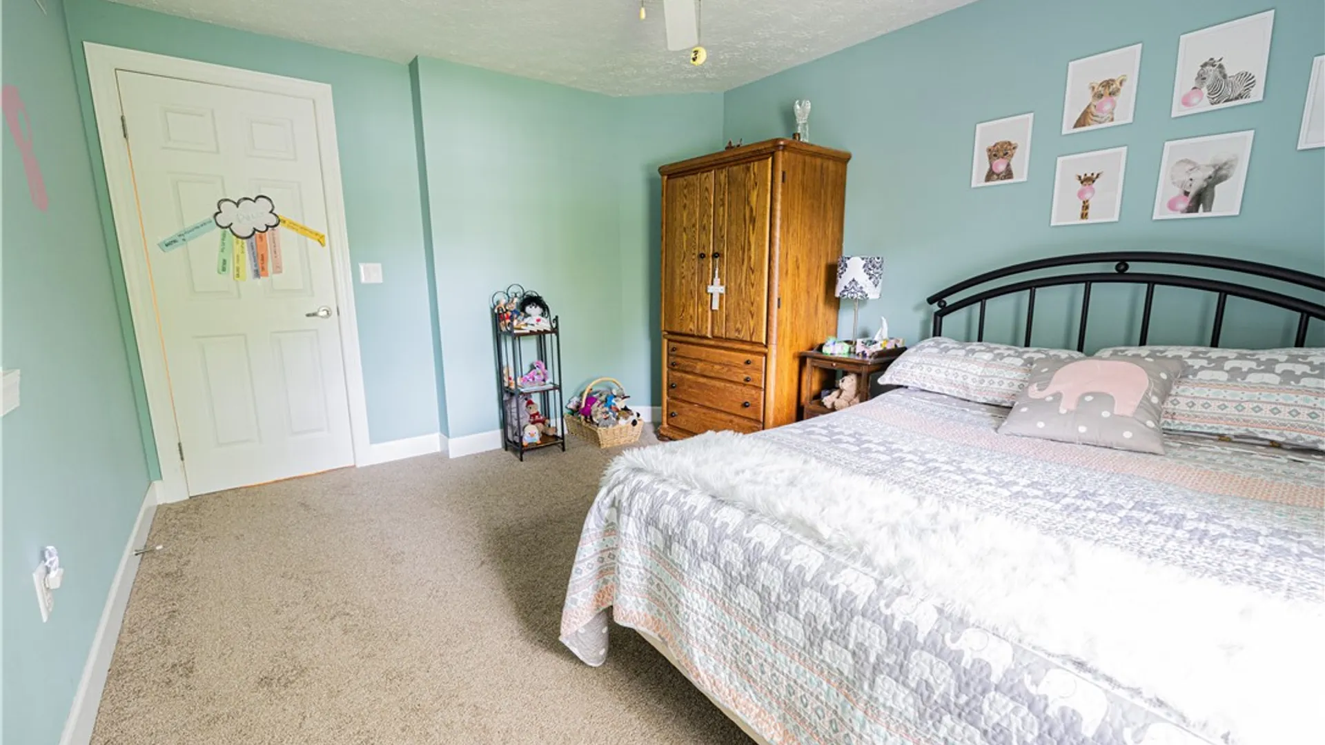 Property at 487 Sandystone Circle, Webster, NY 14580 24