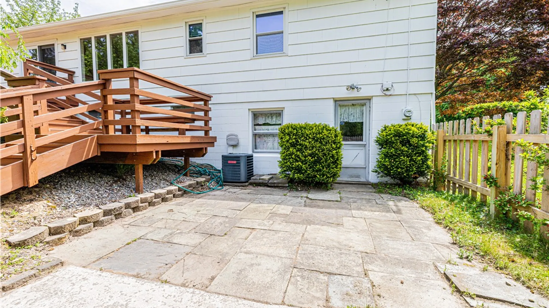 Property at 18 Hanford Way, Perinton, NY 14450 25