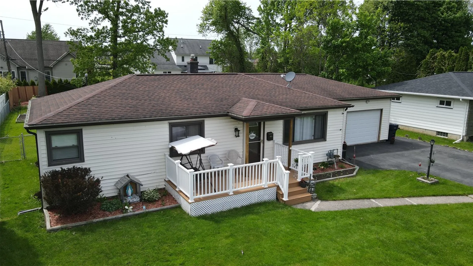 Property at 31 W Crest Drive, Gates, NY 14606 44