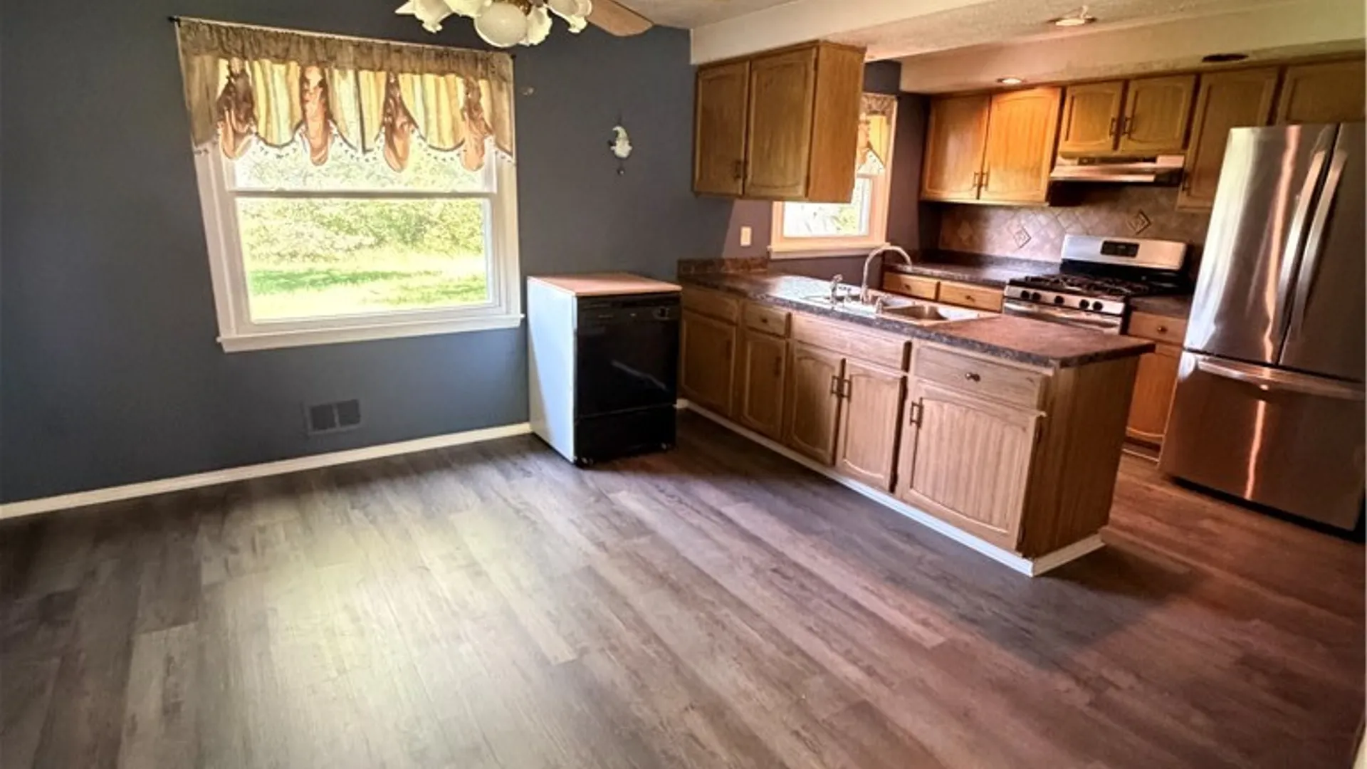 Property at 14 Flamingo Drive, Gates, NY 14624 8