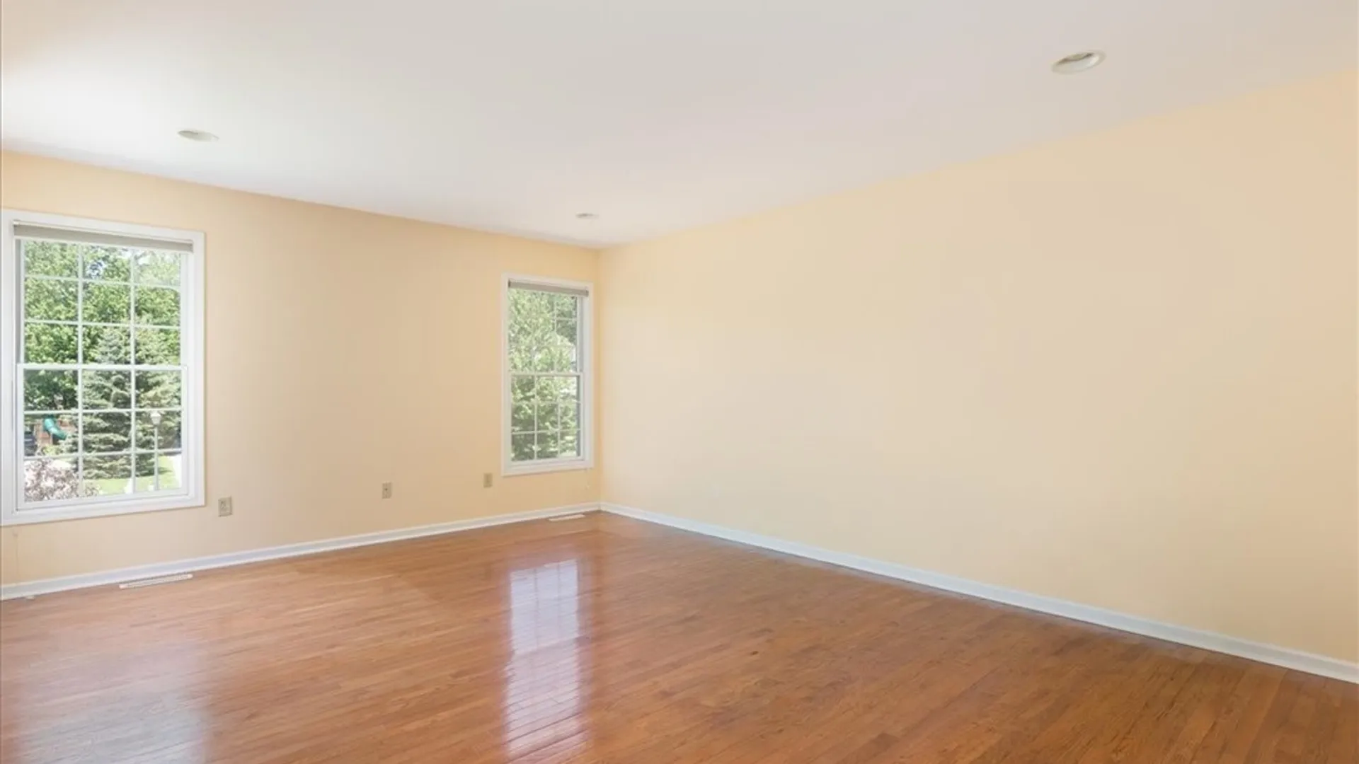 Property at 32 Forrester Court, Amherst, NY 14228 17