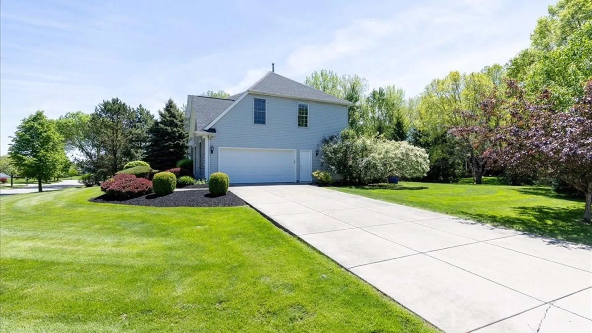 Property at 32 Forrester Court, Amherst, NY 14228 25
