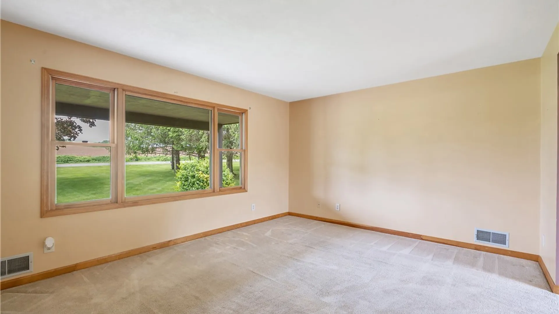 Property at 7112 Plainville Road, Lysander, NY 13112 4