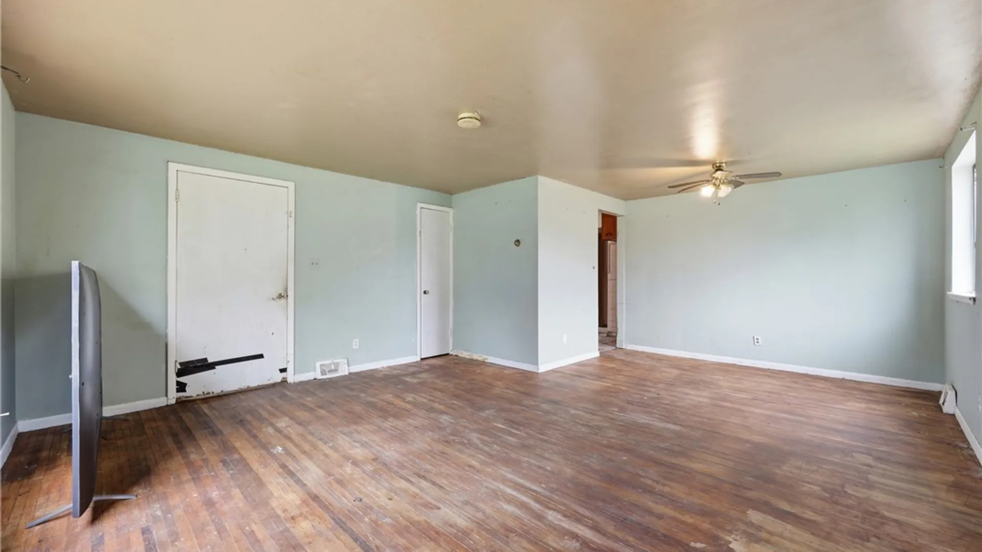 Property at 168 Hawthorne Avenue, Tonawanda, NY 14223 3