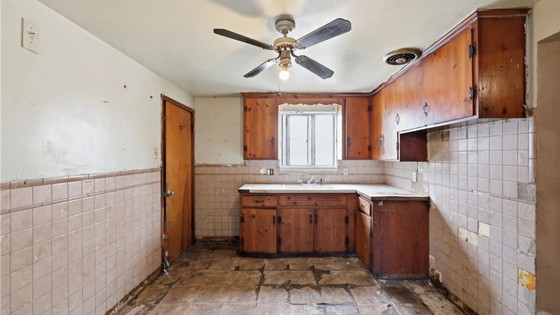 Property at 168 Hawthorne Avenue, Tonawanda, NY 14223 5