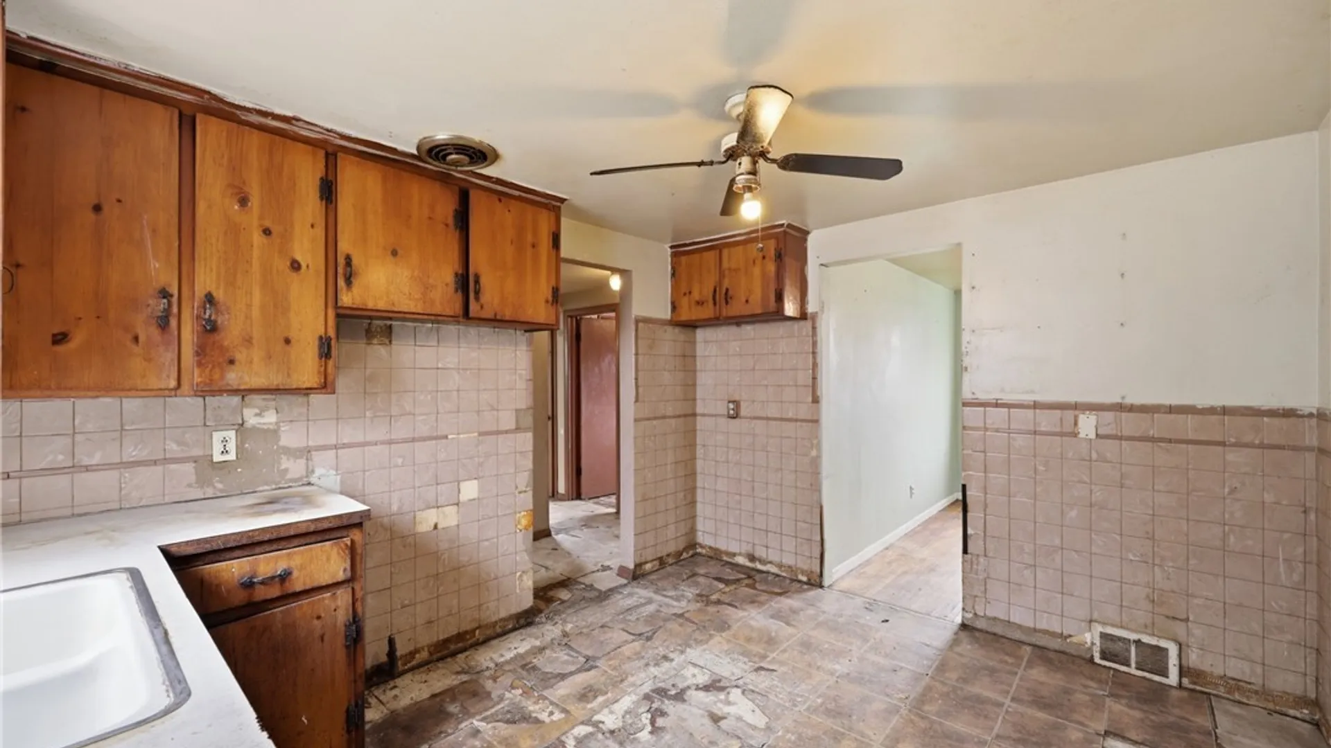 Property at 168 Hawthorne Avenue, Tonawanda, NY 14223 6