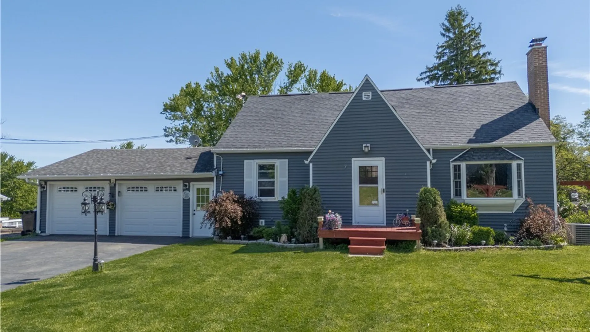 Property at 7 Bayview Avenue, Hanover, NY 14136 10