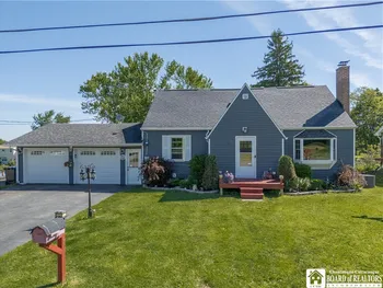 Property at 7 Bayview Avenue, Hanover, NY 14136