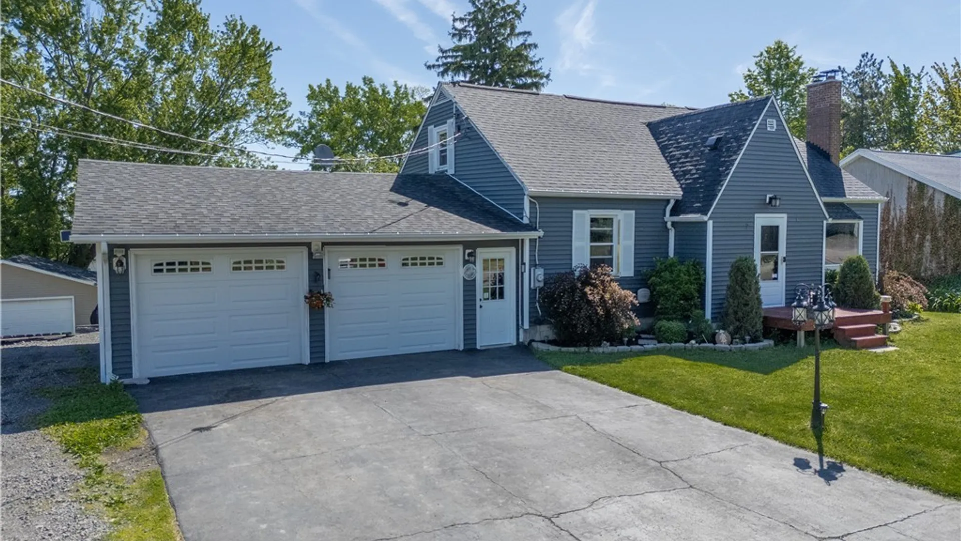 Property at 7 Bayview Avenue, Hanover, NY 14136 3