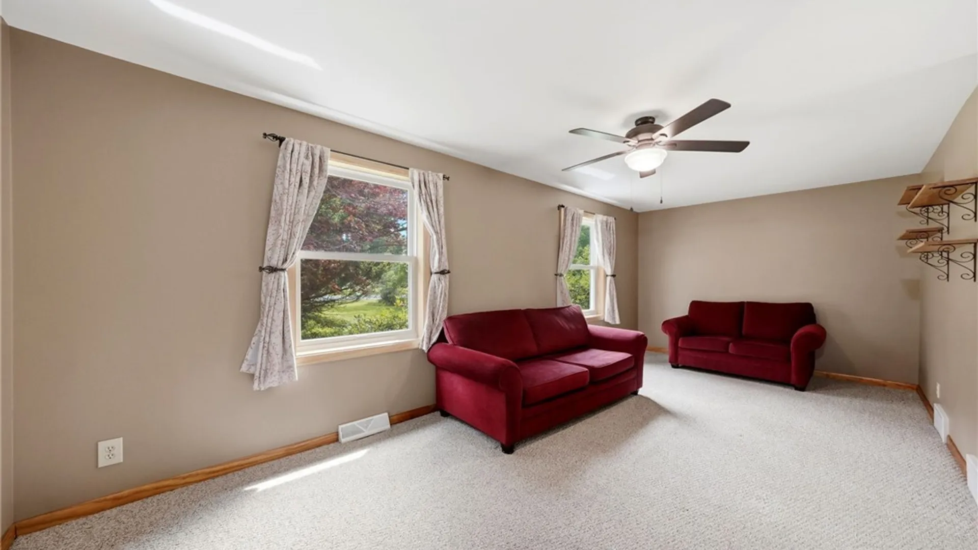 Property at 3330 E Pleasant Drive, Hamburg, NY 14075 3