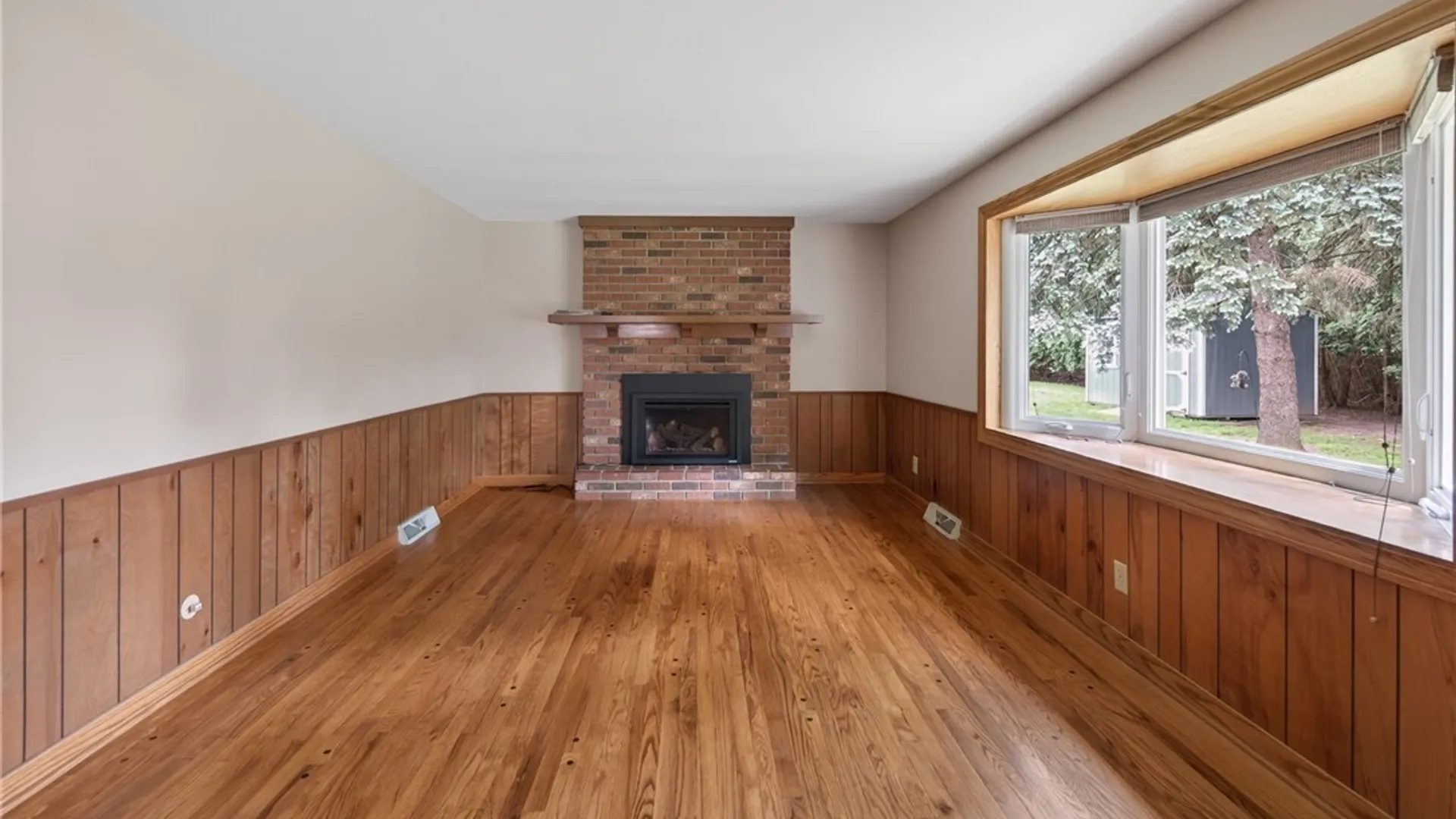 Property at 208 Sheatree Lane, Clay, NY 13212 15