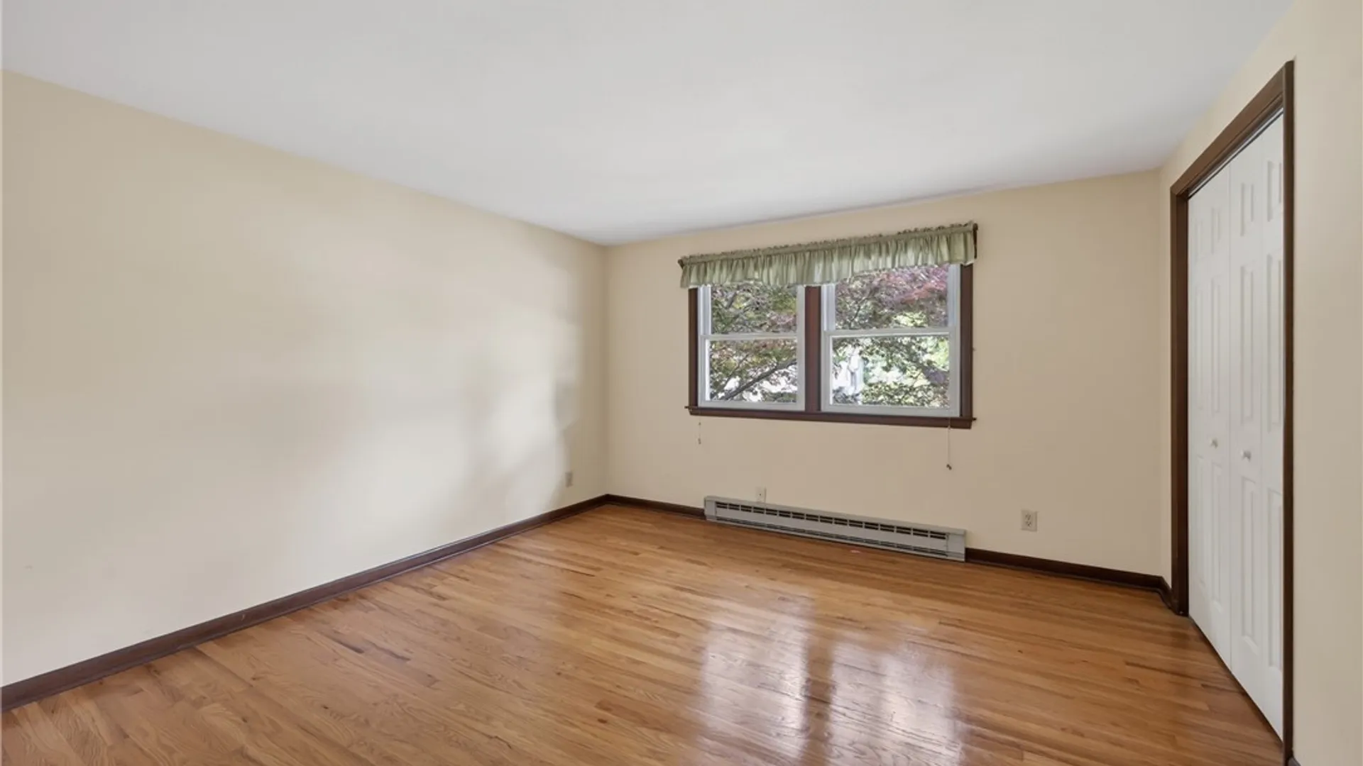 Property at 208 Sheatree Lane, Clay, NY 13212 24