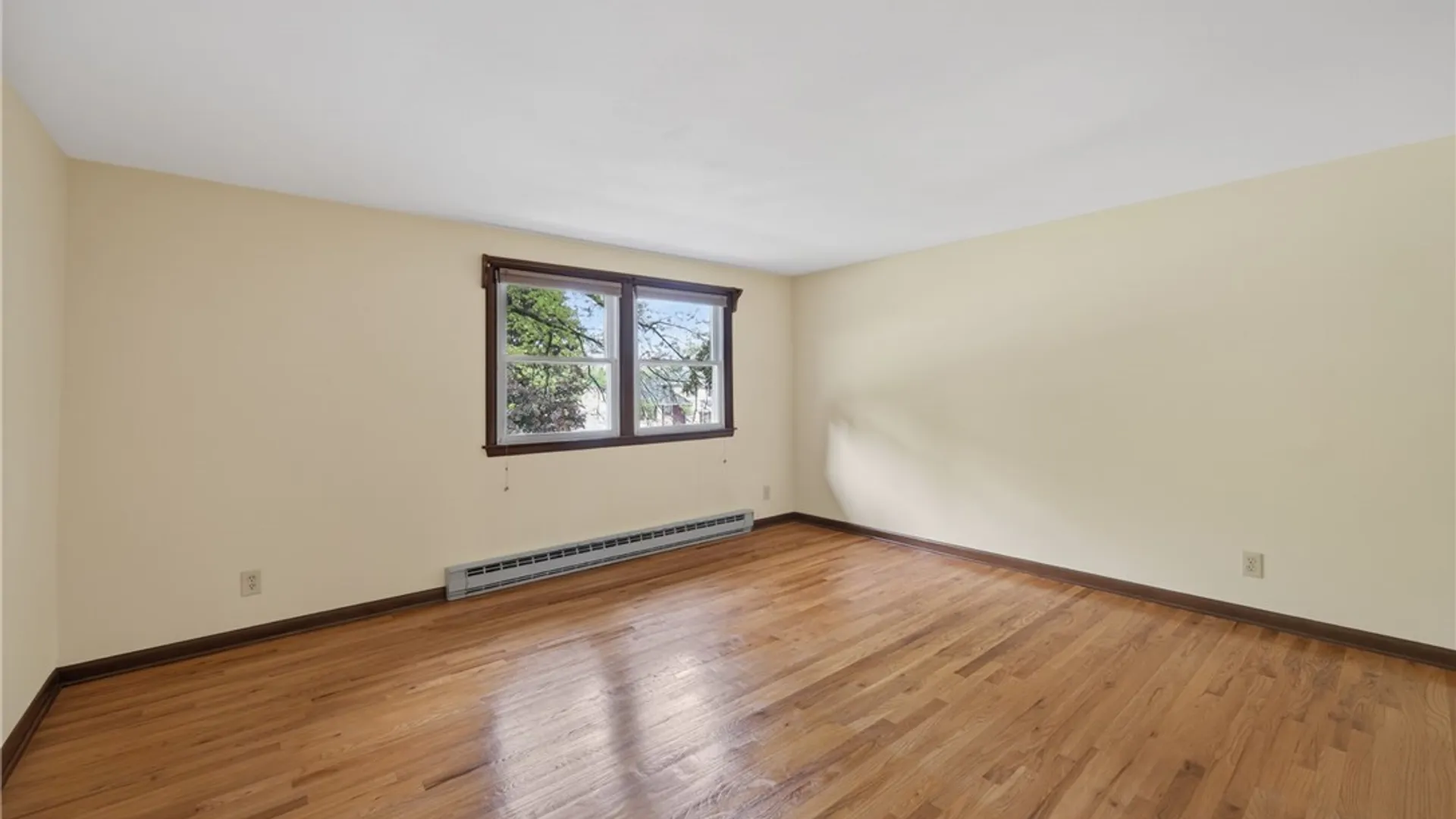 Property at 208 Sheatree Lane, Clay, NY 13212 25