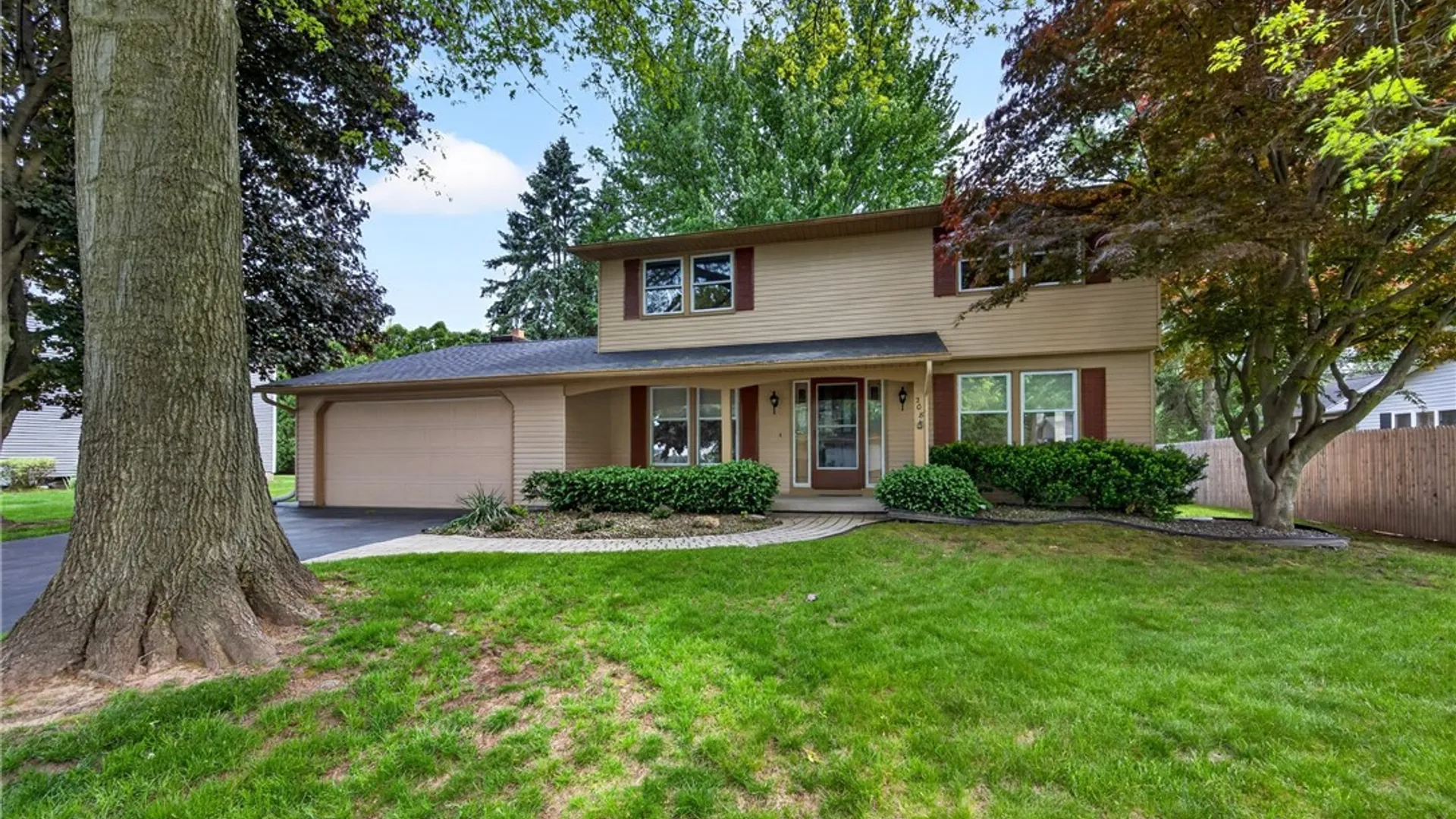 Property at 208 Sheatree Lane, Clay, NY 13212 32