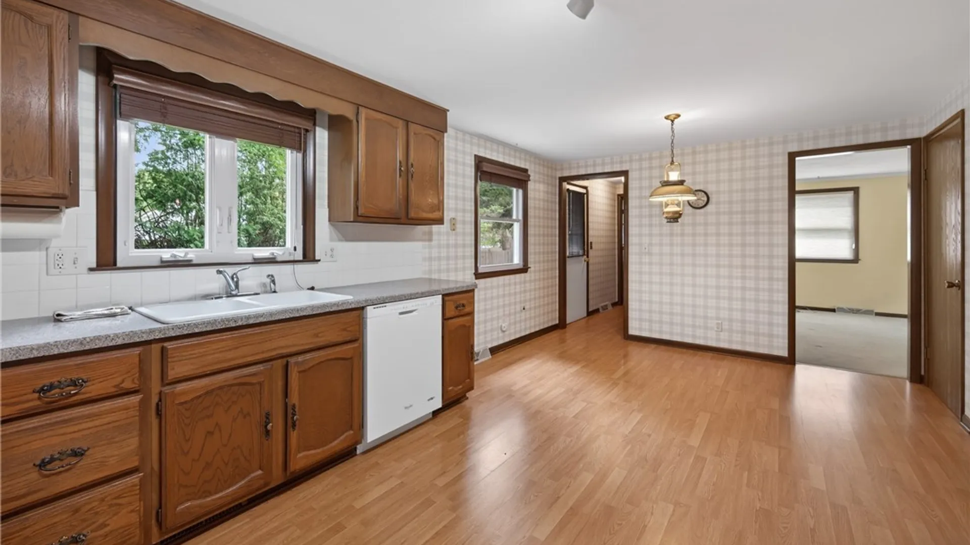 Property at 208 Sheatree Lane, Clay, NY 13212 9