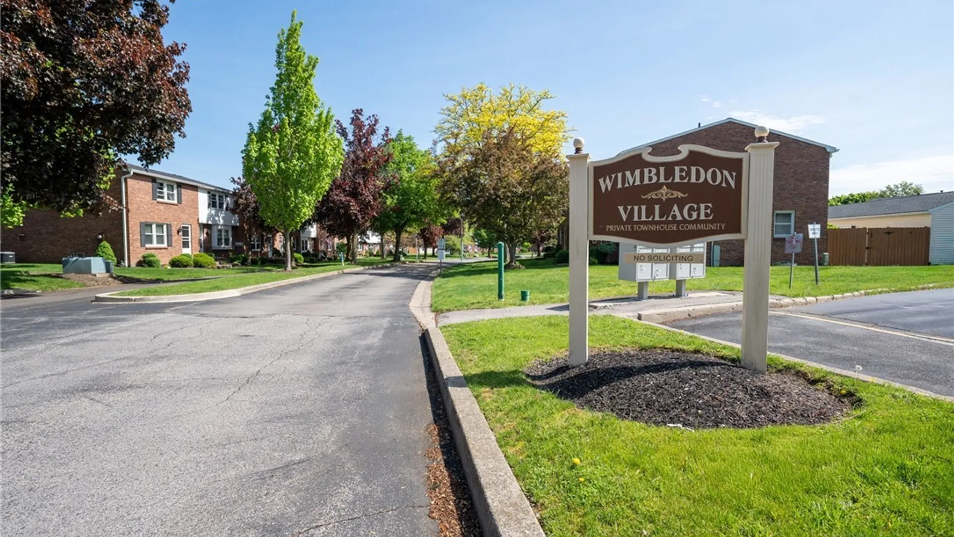 Property at 270 Wimbledon Court, West Seneca, NY 14224 2